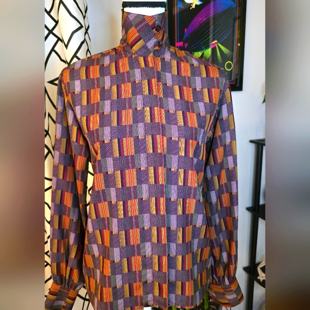 Vintage long sleeve geometric button down shirt. 70s 80s